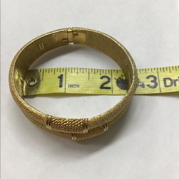 Cuff - Picture 5 of 5